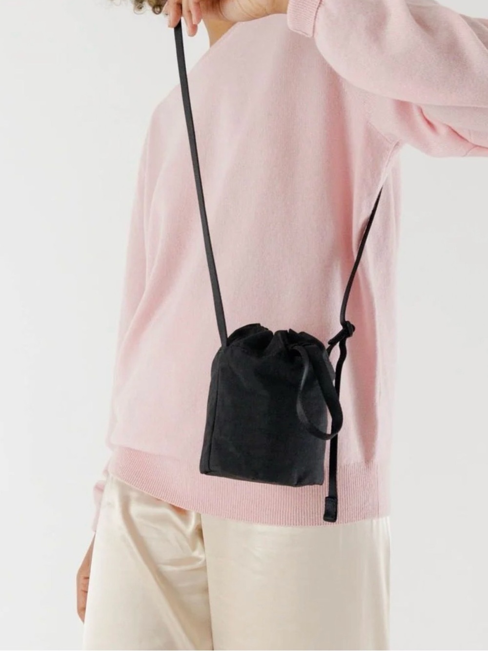 BAGGU Mini Nylon Bucket Bag LIKE NEW - Picture 2 of 9